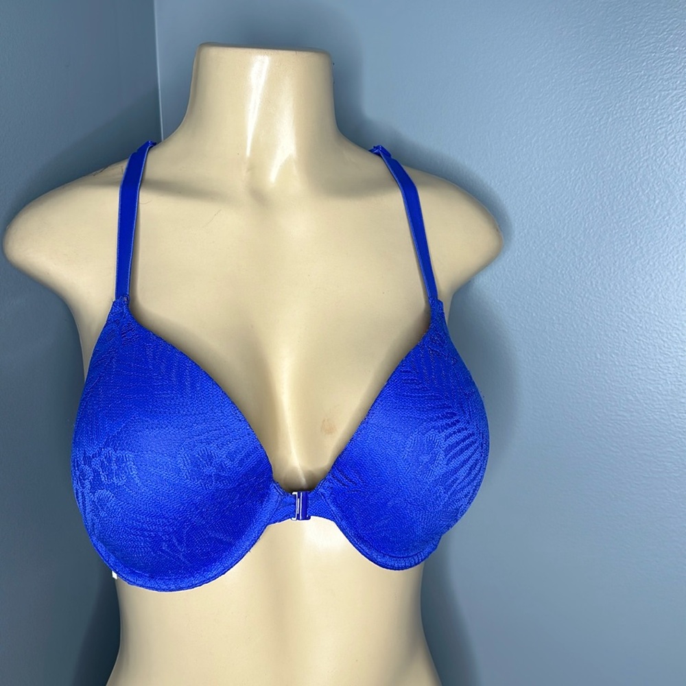 Pink Victoria Secret women’s Bra size 34DD lightly lined blue color
